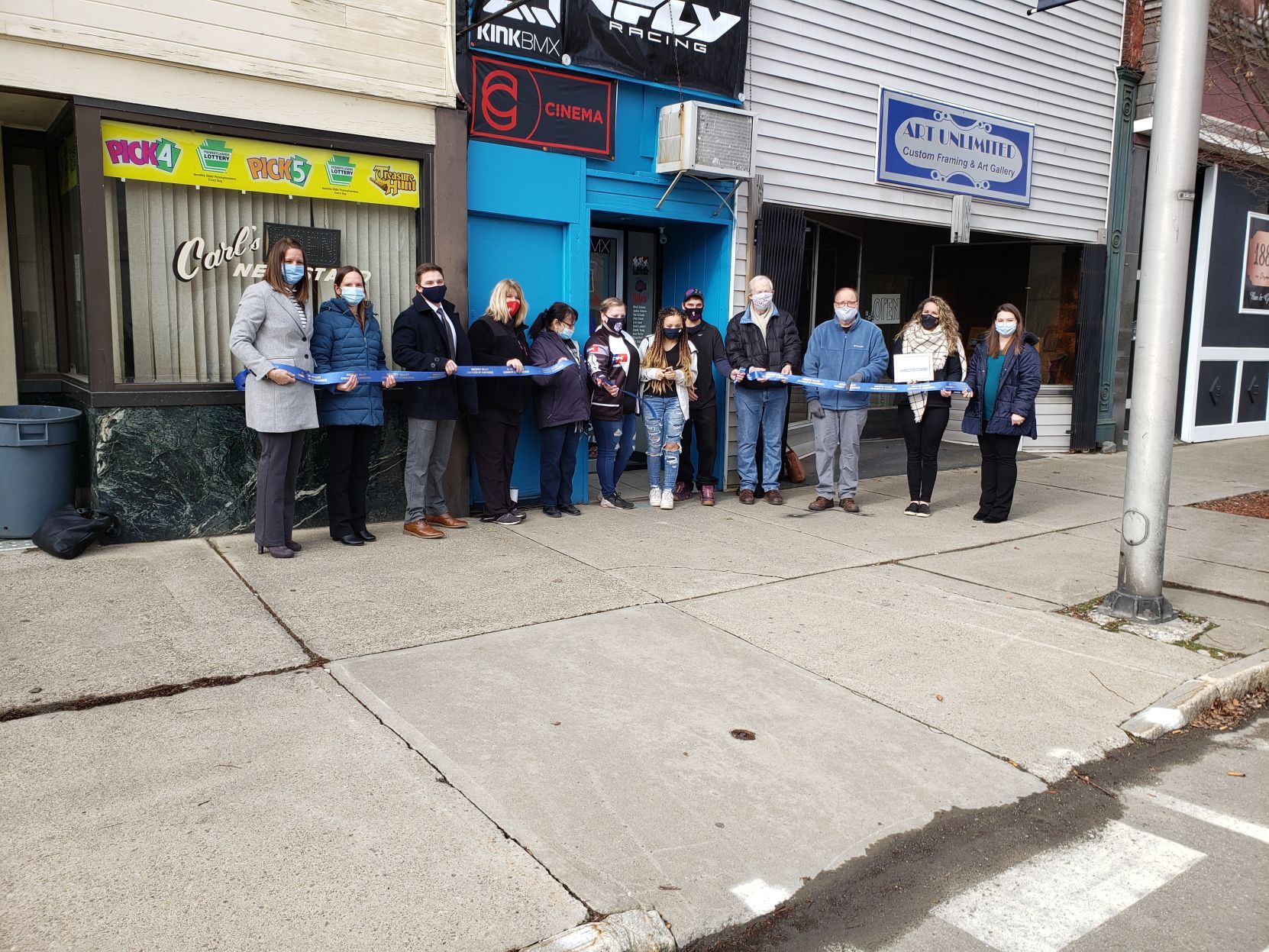 HoJo’s Bikes cuts ribbon